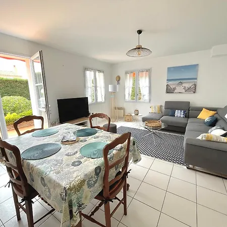 Maison Renovee Avec Jardin, 2 Chambres, Wifi, A 500m De La - - Fr-1-231-320 بيت للعطل *