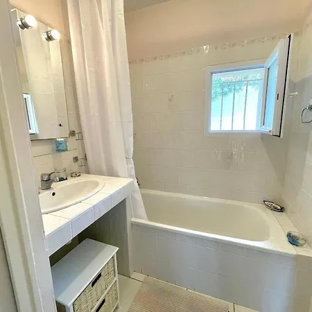 Maison Renovee Avec Jardin, 2 Chambres, Wifi, A 500m De La - - Fr-1-231-320 *